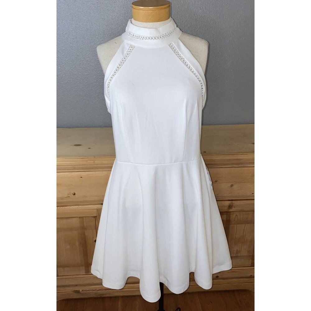 B Smart Dress Junior’s Size 13 White Sleeveless‎ Lined Party New